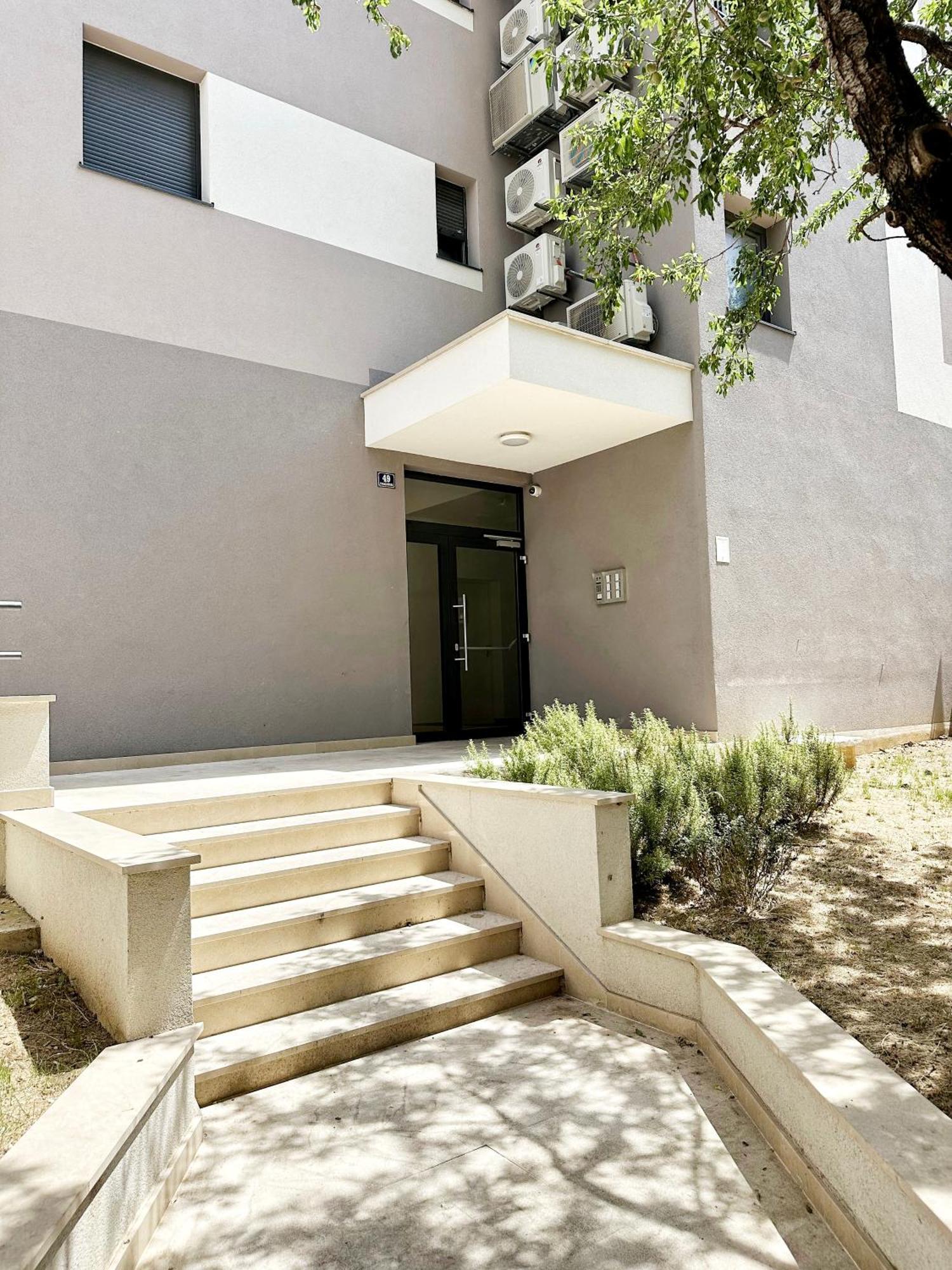 S'Akvarel 4 - Private Garage Apartment Split Exterior photo
